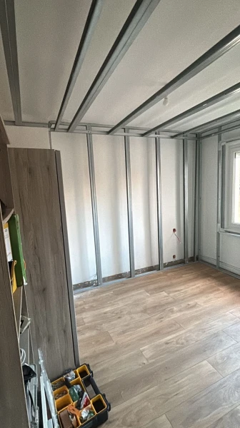 Image de couverture de l'album Rénovation intérieure complète avec isolation globale - remplacement de la porte d'entrée